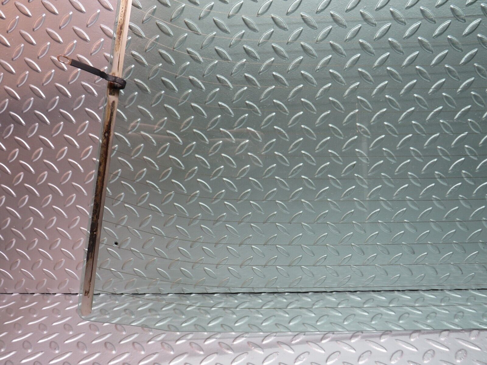 31746 Mercedes-Benz W201 190LE 1.8L Rear Heated Windscreen Glass