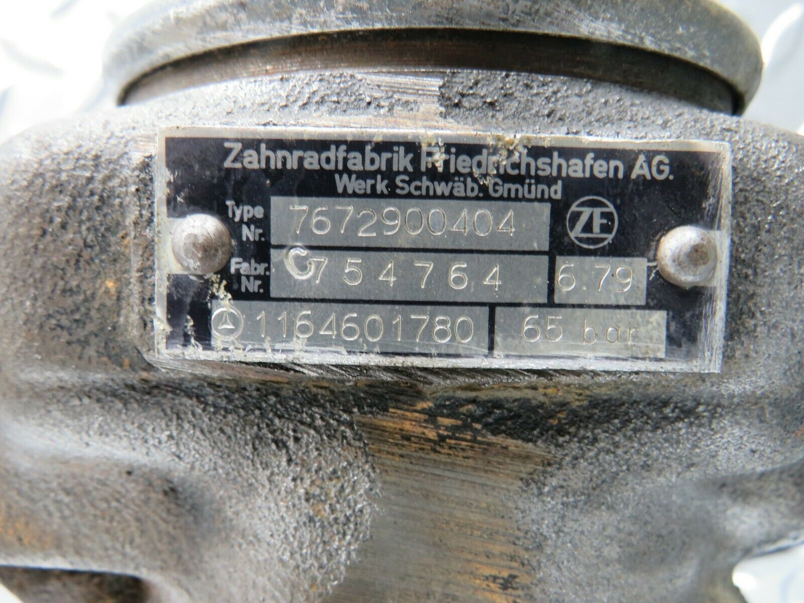 22885 Mercedes-Benz C107 450SLC Coupe Power Steering Pump 1164601780