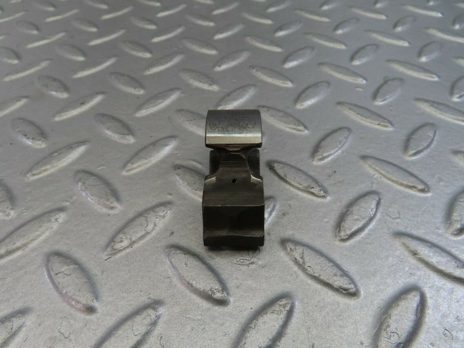 9860 Mercedes-Benz C123 280CE Coupe Valve Rocker Arm With Retaining Spring