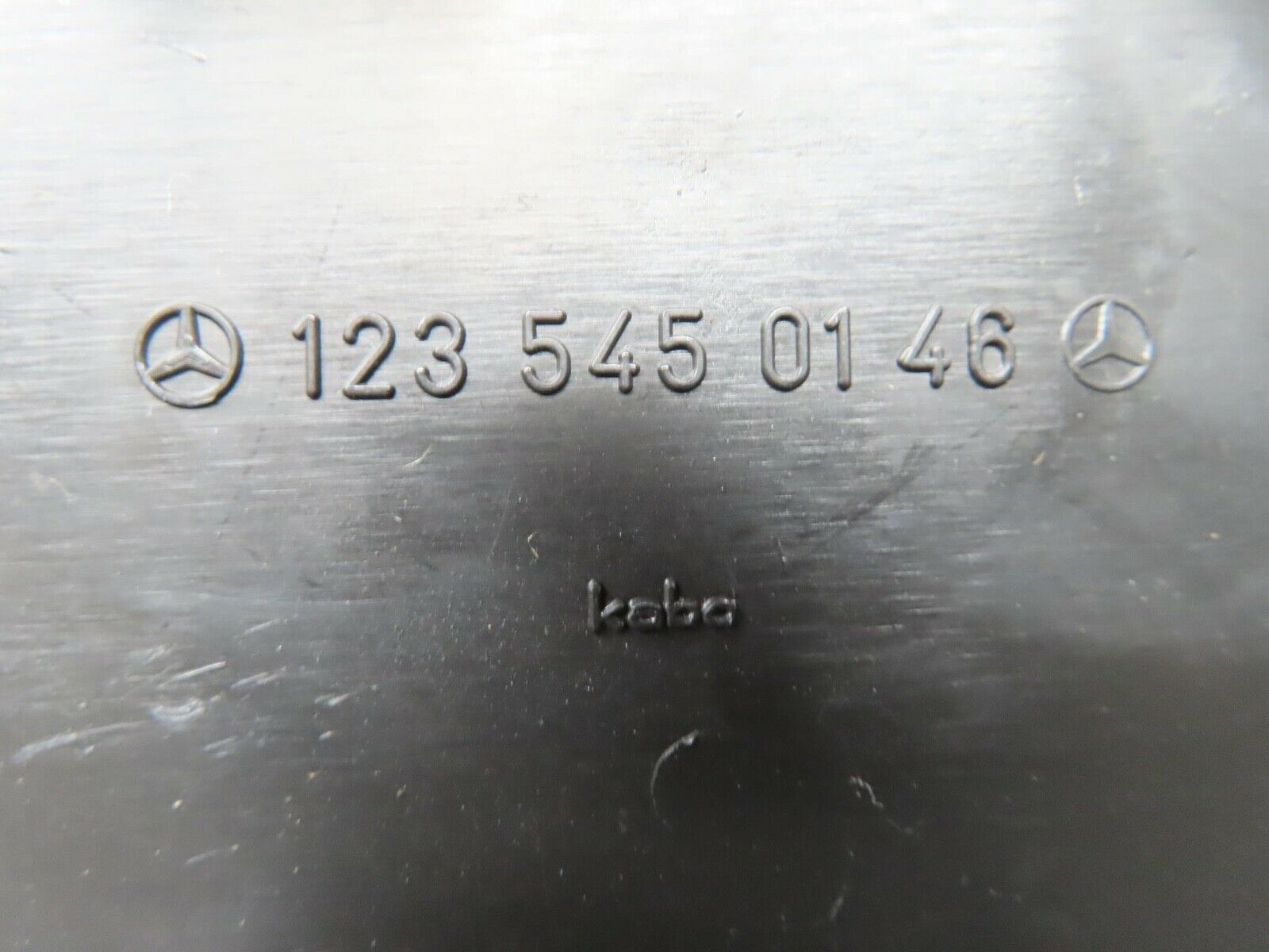 13532 Mercedes-Benz W123 200 Fuse Box Relay Cover 1235450146