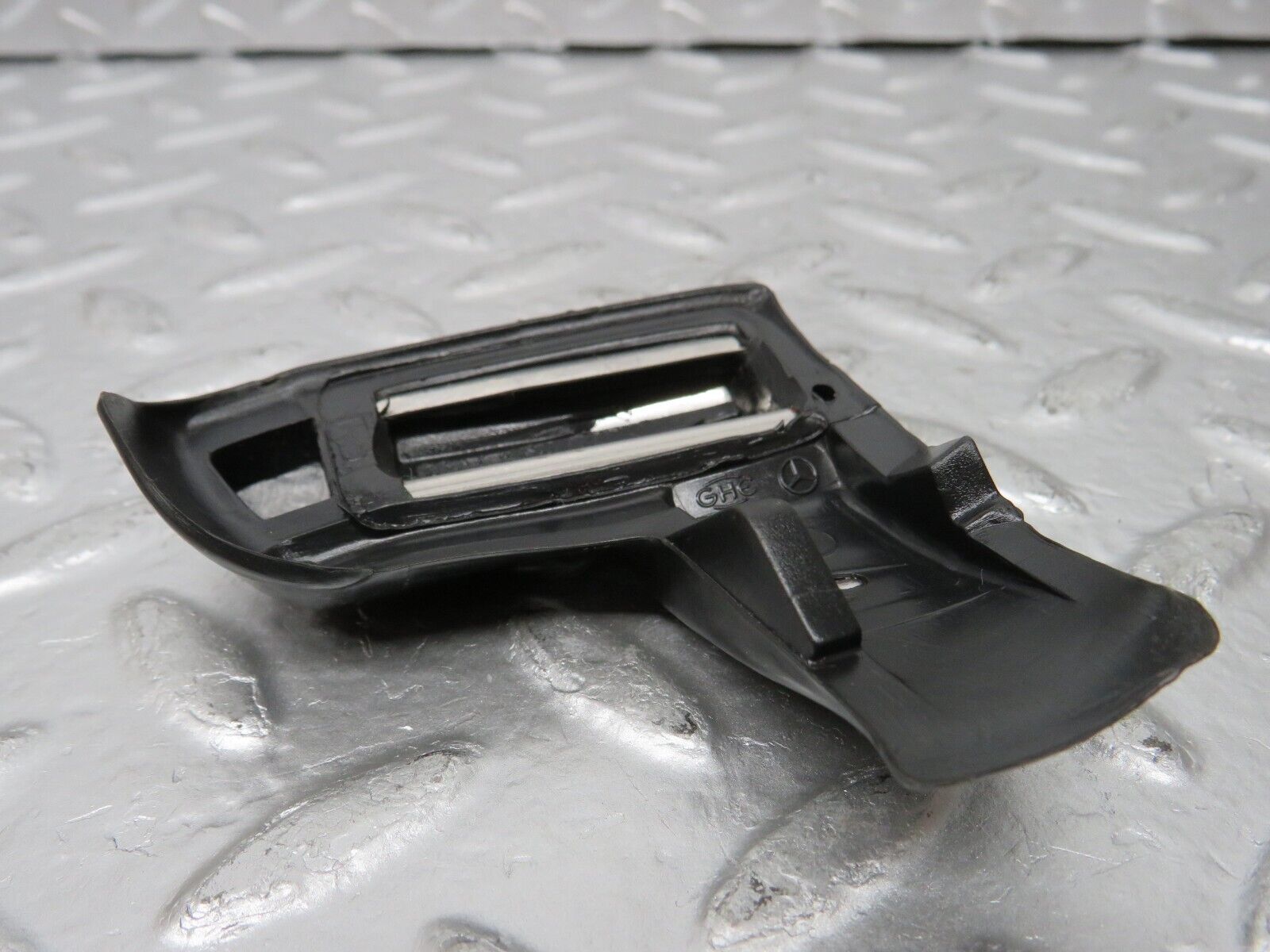 25634 Mercedes-Benz W123 200 Rear Left Fender Wing Lower Moulding Trim