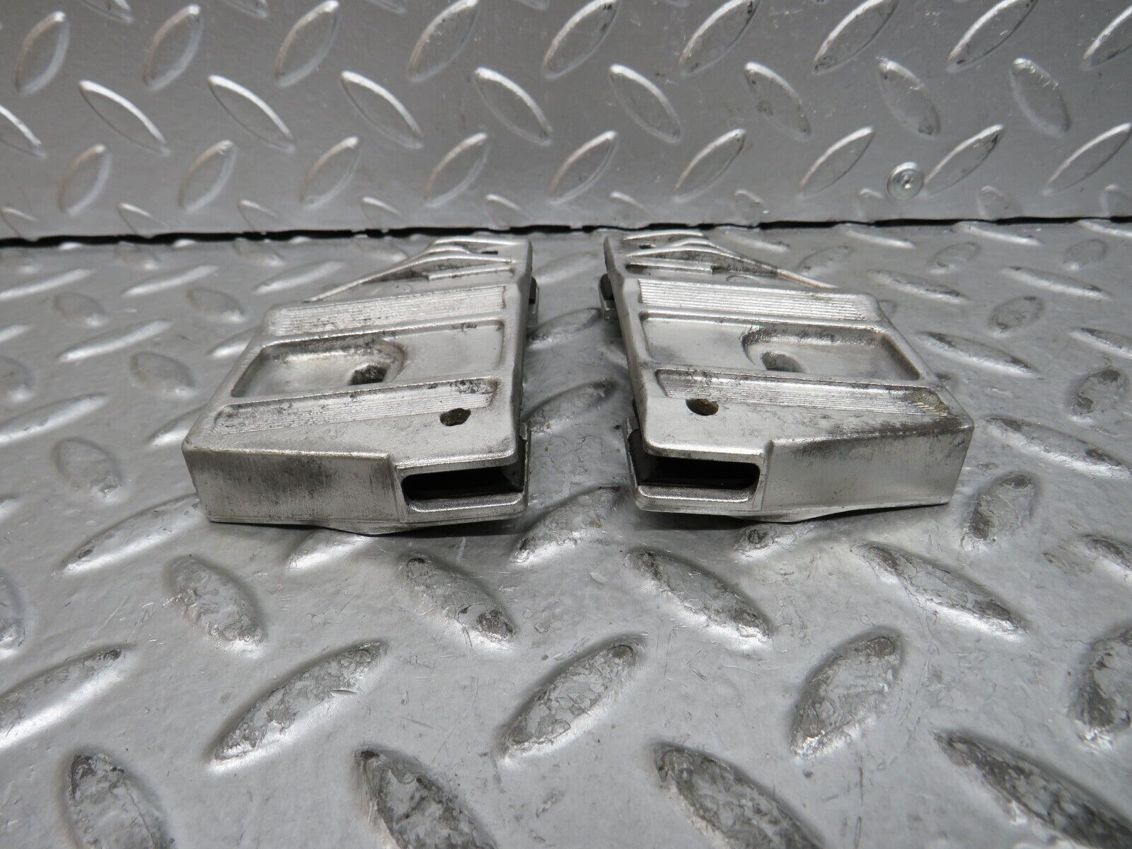 29124 Mercedes-Benz C124 320CE Window Guide Pad Pair 1247250232 1247250132