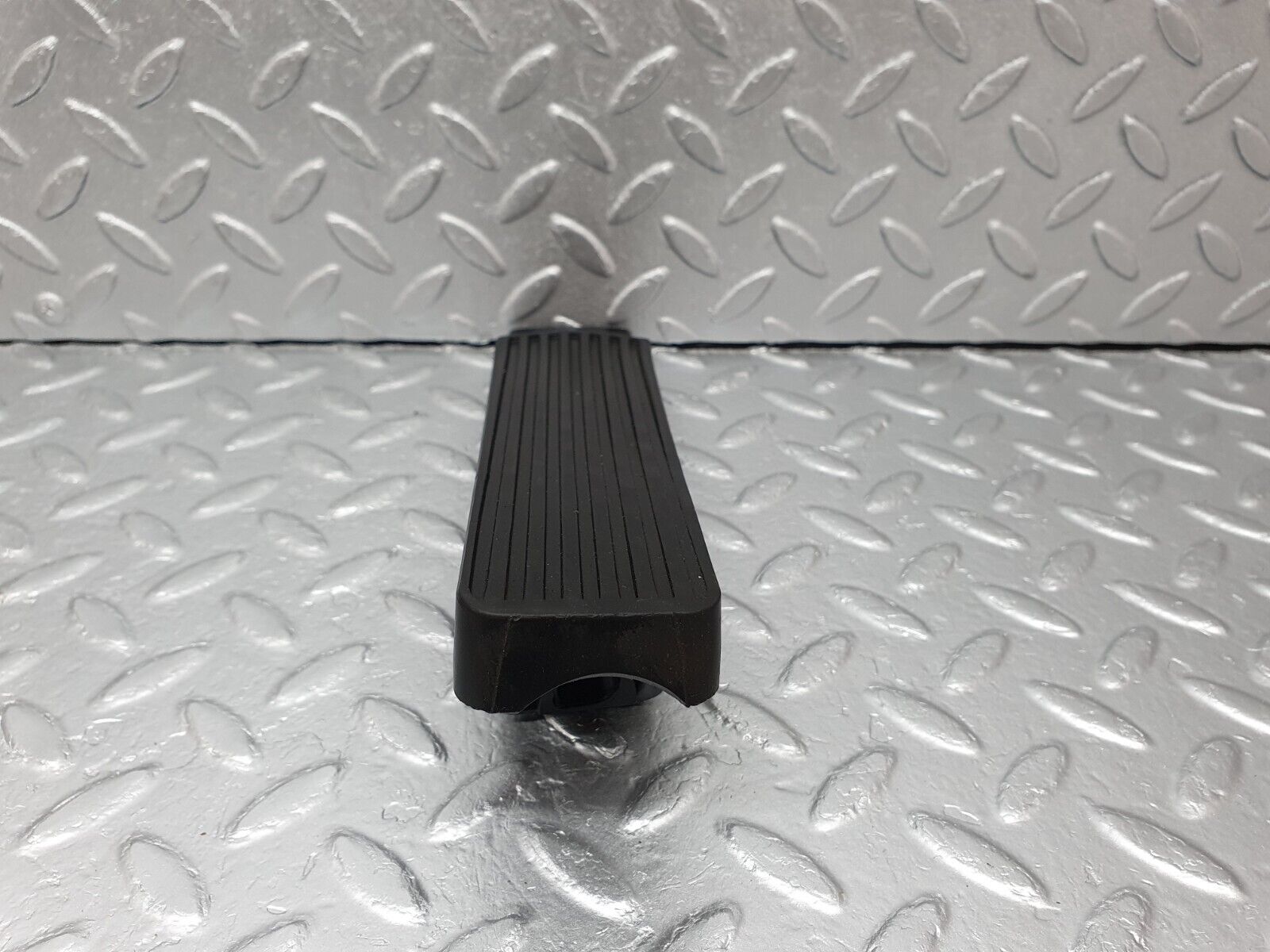 41485 Mercedes-Benz W124 200E Accelerator Pedal With Rubber 1263000504 1233010082