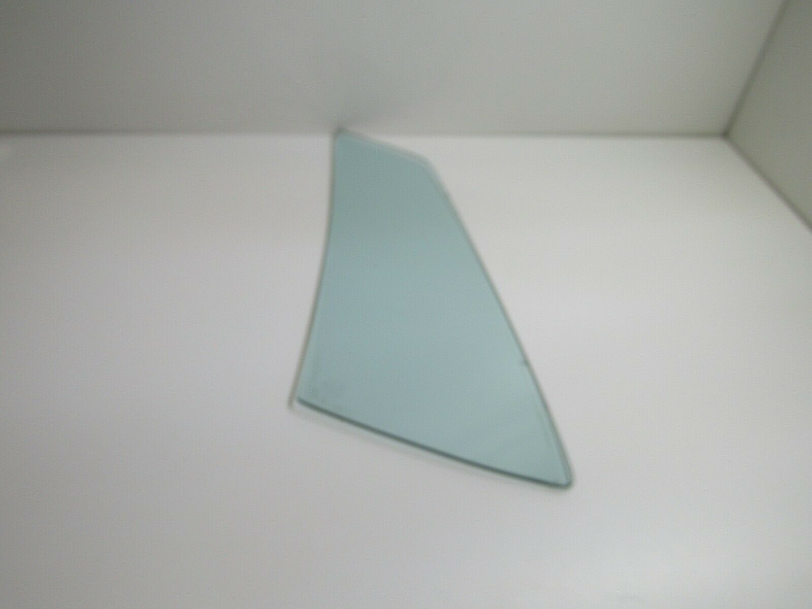 1136 Mercedes-Benz C107 350SLC Coupe Coupe Side Window Flap Right Rear