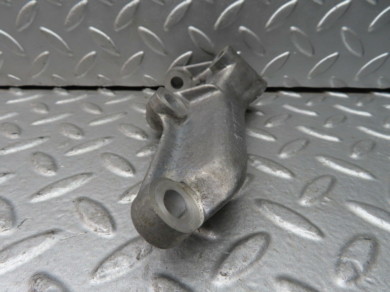 19554 Mercedes-Benz C140 CL420 Coupe Alternator Generator Bracket 1191553235