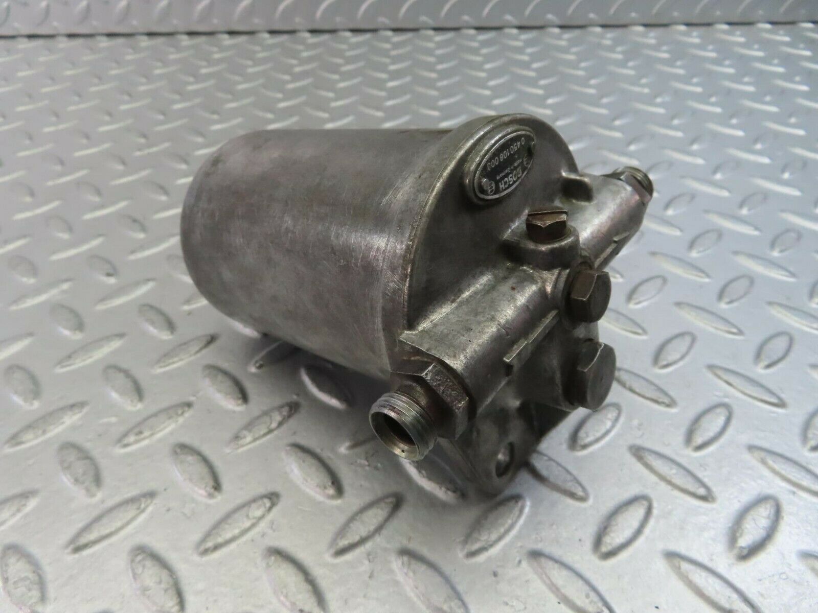 10174 Mercedes-Benz W111 280SE Fuel Filter Housing Bosch 0450108003