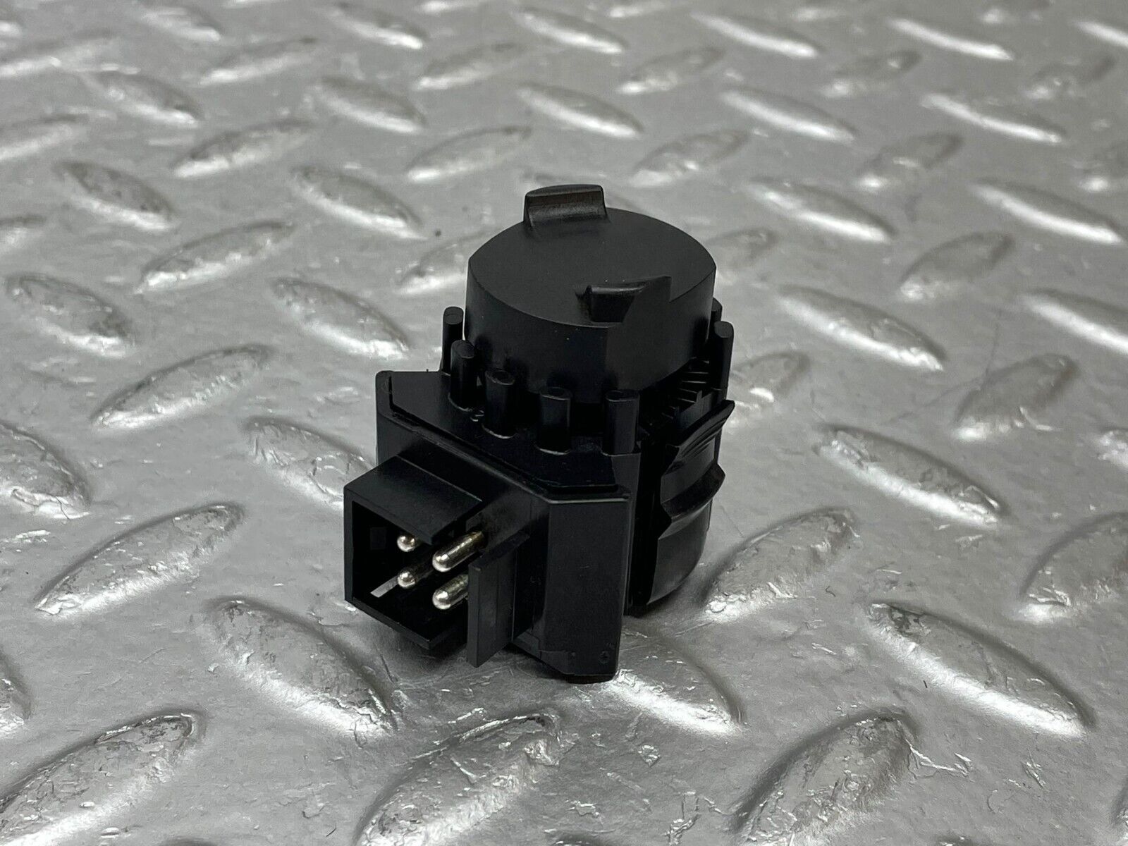 37841 Mercedes-Benz A124 320E Cabriolet Kick Down Switch 0025452214