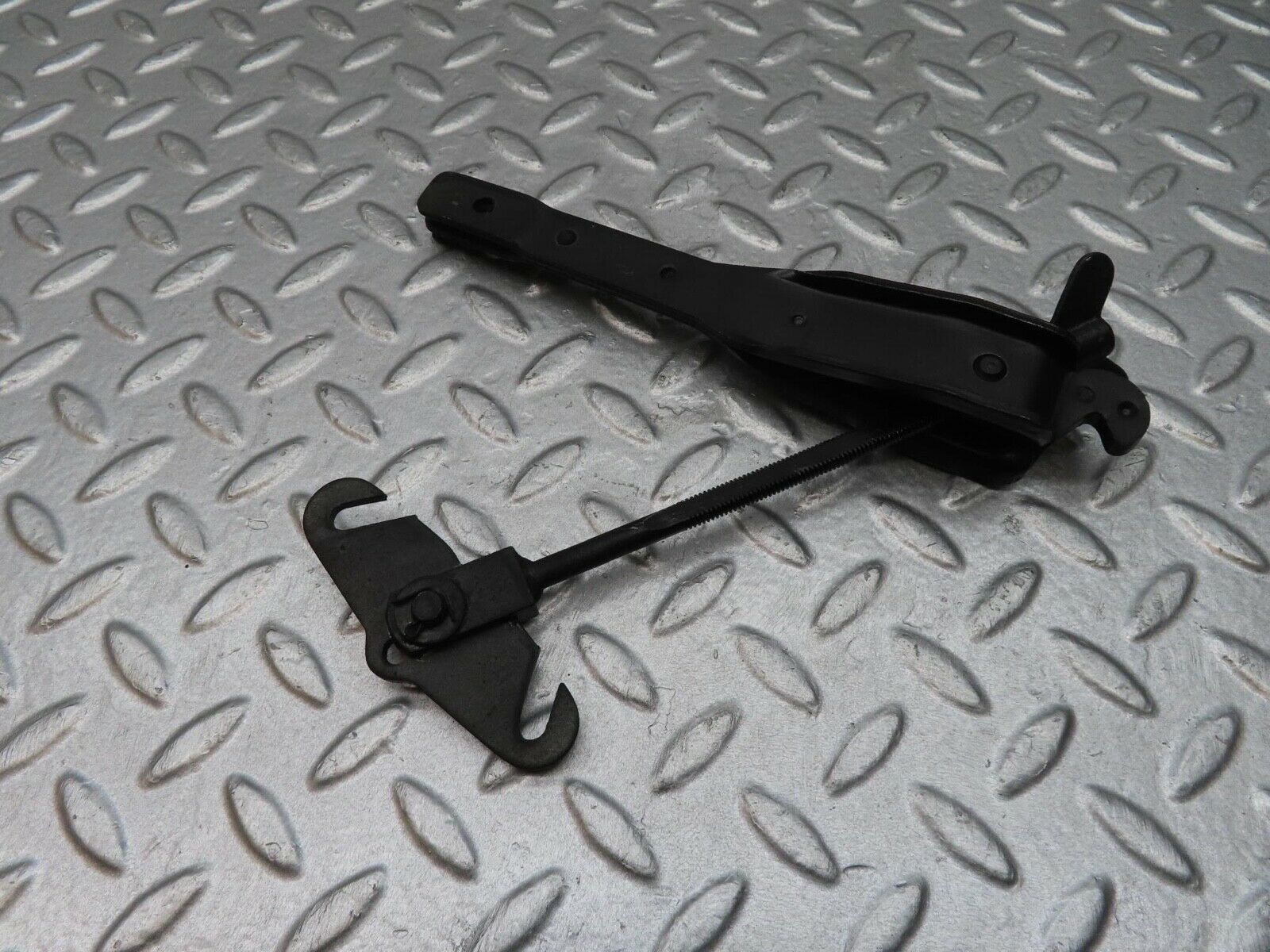 12919 Mercedes-Benz W111 220SE Handbrake Adjusting Handbrake Regulator