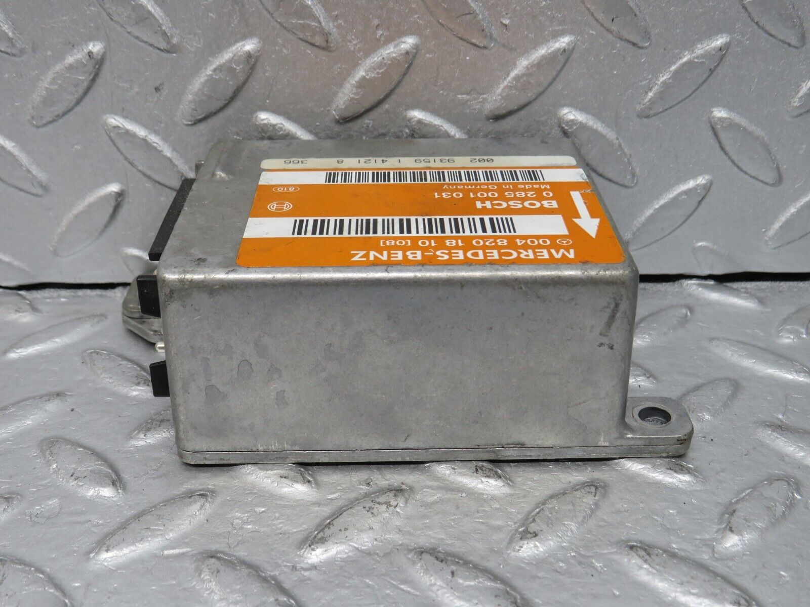 38121 Mercedes-Benz A124 320E Cabriolet Crash Sensor Bosch 0048201810 0285001031