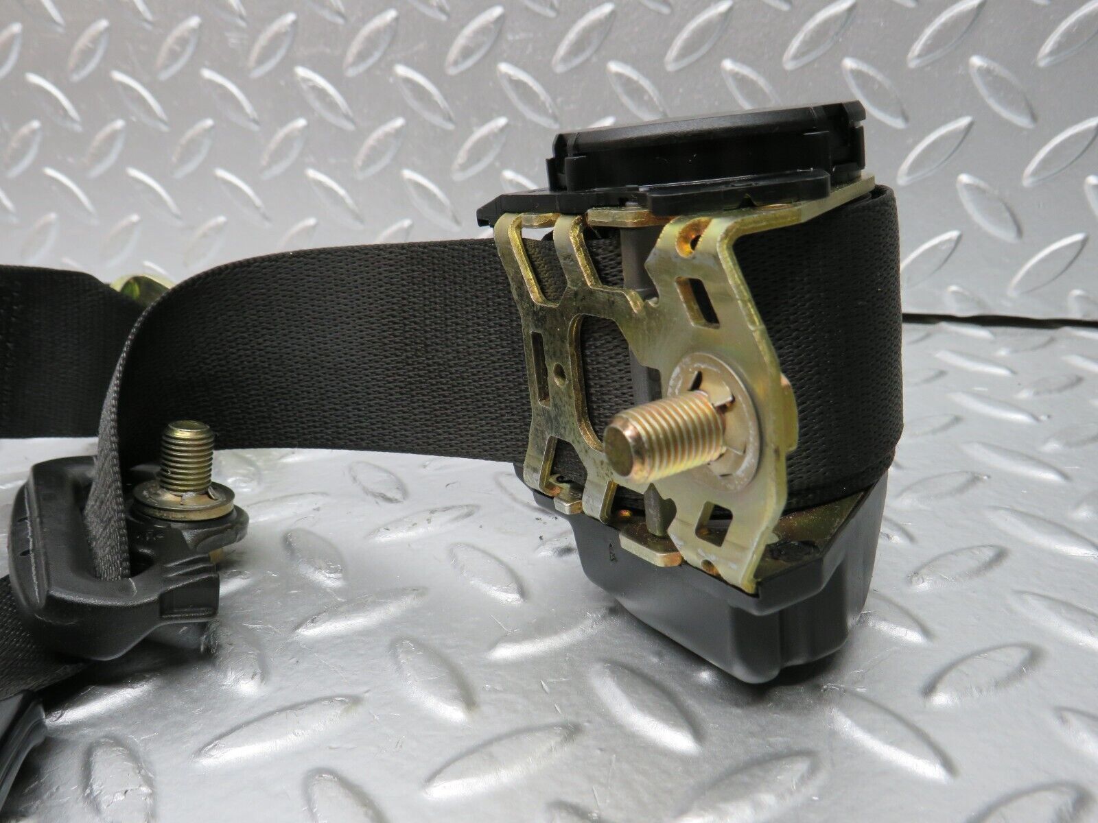 30560 Mercedes-Benz W124 230E Rear Seat Belt & Buckles 1248600086 1248608585