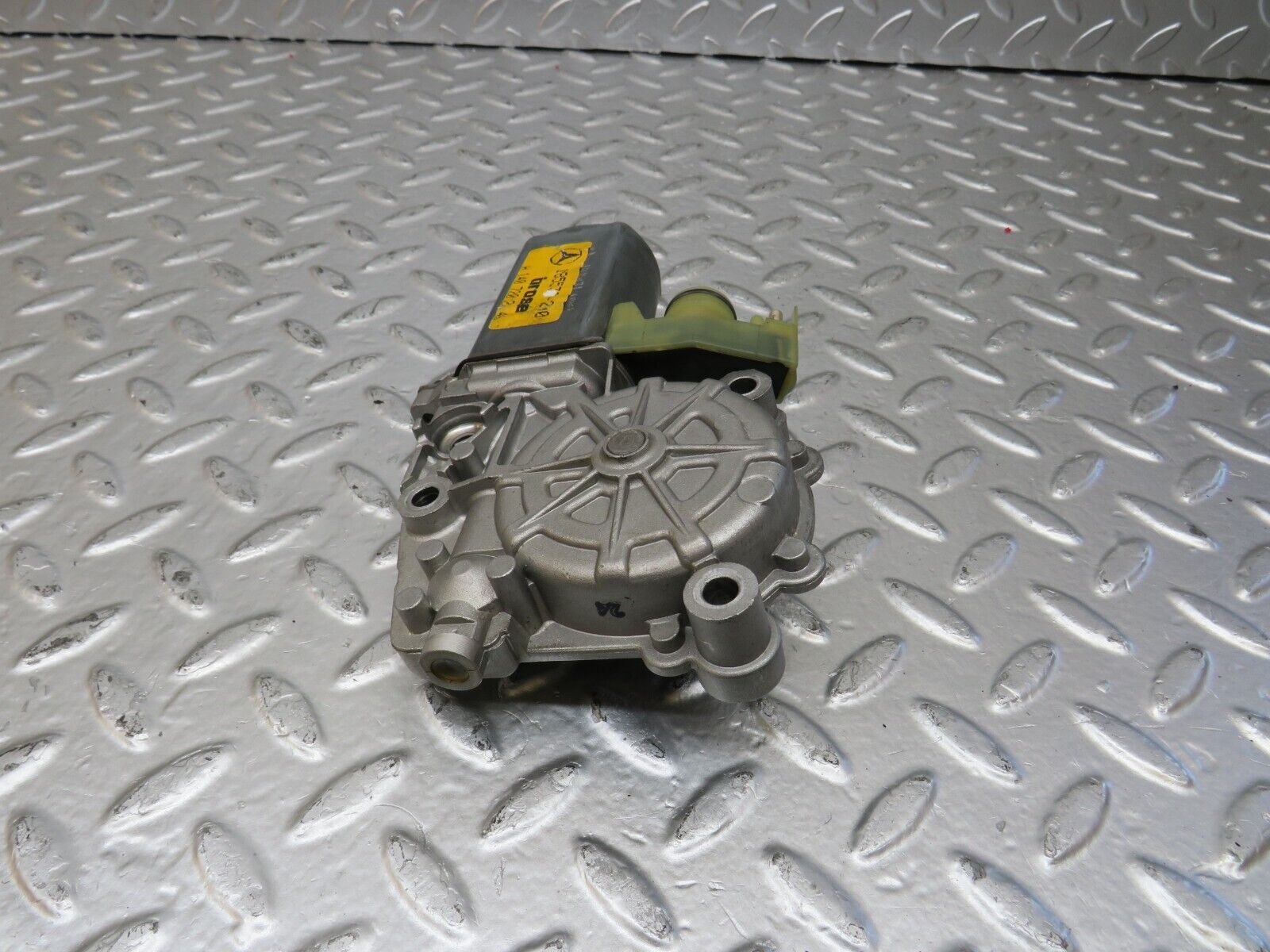 24743 Mercedes-Benz W140 S320 Front Right Window Regulator Motor 1407202846