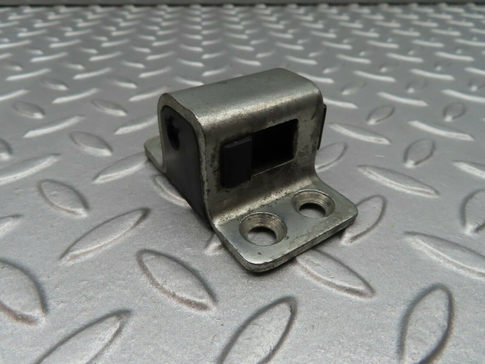 3724 Mercedes-Benz S123 200T Wagon Door Lock Latch Left Side