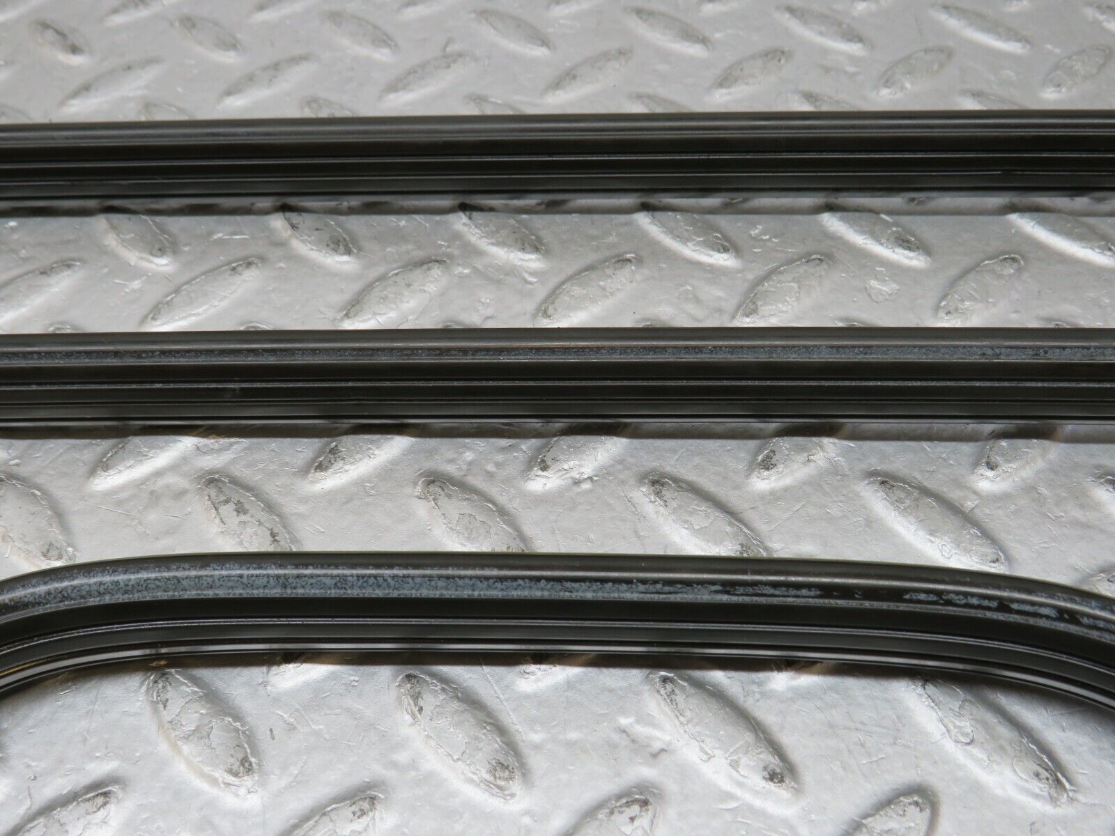 35721 Mercedes-Benz W108 Interior Roof Grab Handle Set Brown