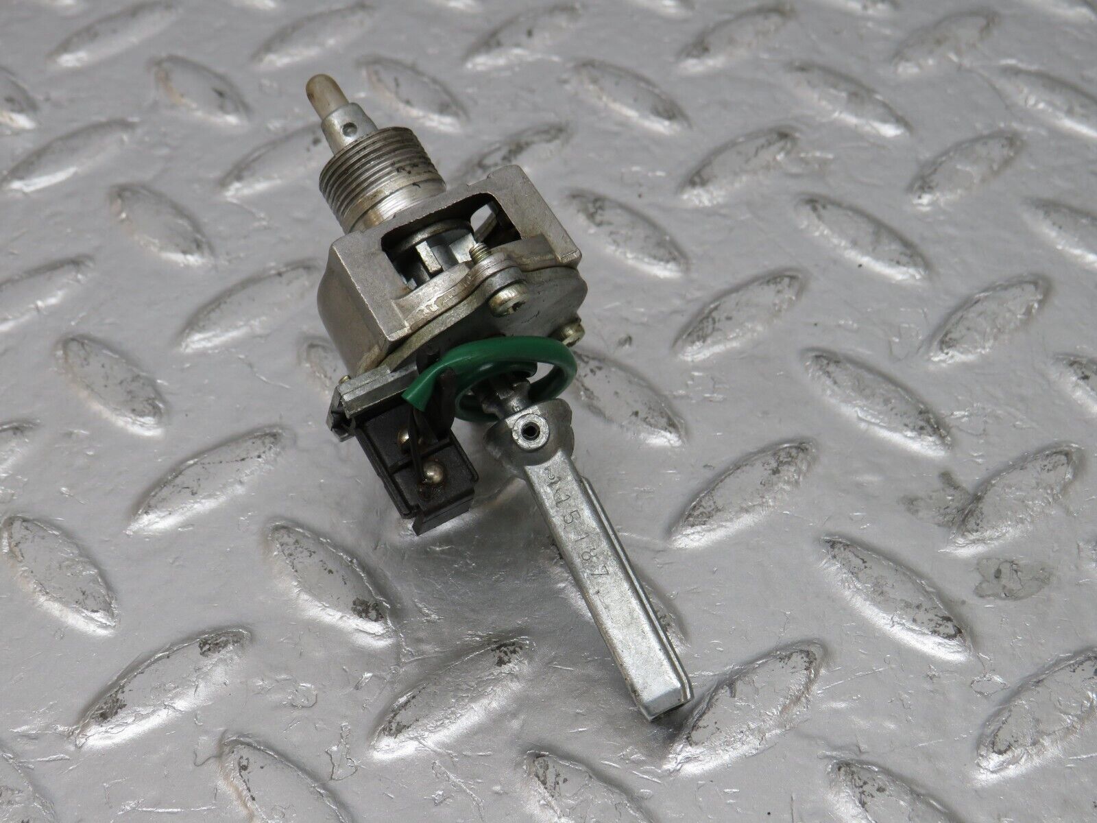 33765 Mercedes-Benz W201 190E 2.0L Heater Control Switch