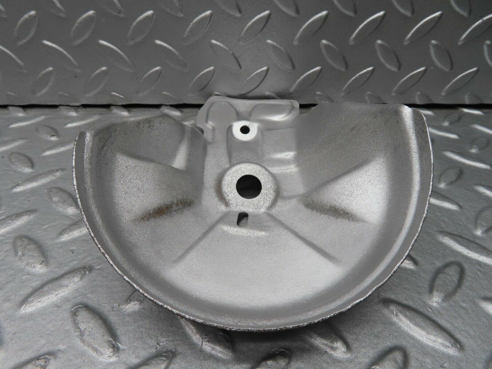 16514 Mercedes-Benz W124 260E Engine Mount Bracket Heat Shield