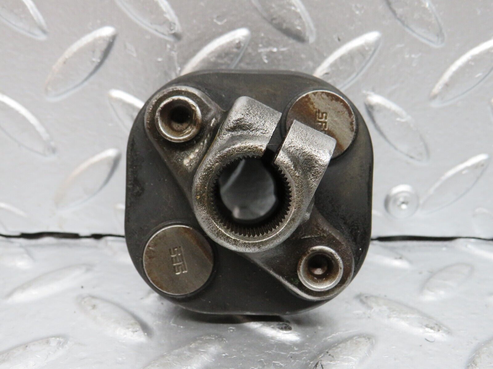 29404 Mercedes-Benz W124 230E Steering Col. Lower Shaft Connector 1264620146