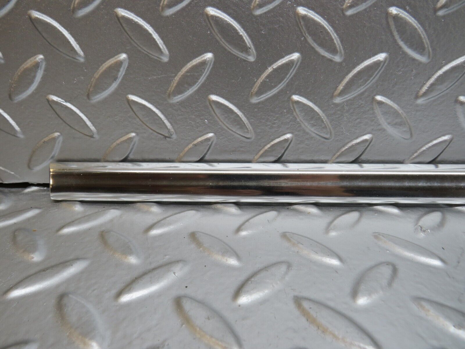 27116 Mercedes-Benz W123 280E Rear Left Door Chrome Moulding Trim