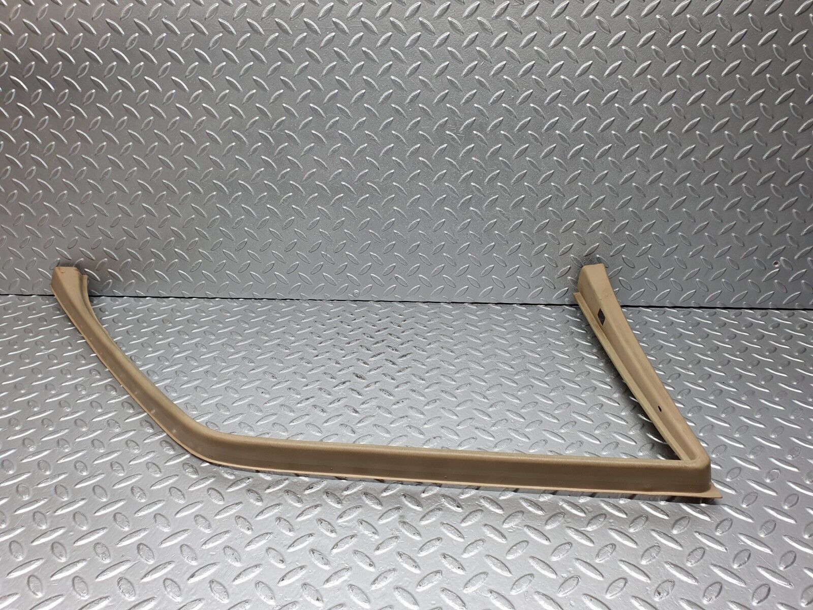 41198 Mercedes-Benz W126 300SE Front Left Door Window Frame Cover 1267250371