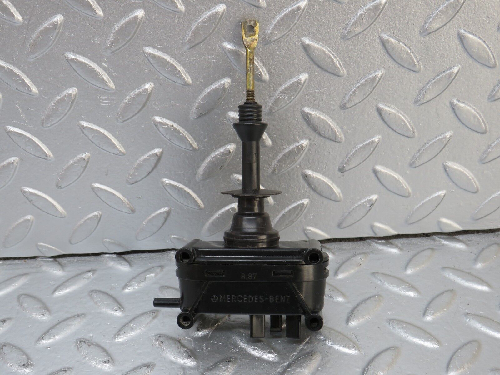 33905 Mercedes-Benz W124 260E Door Lock Vacuum Actuator Rear Left