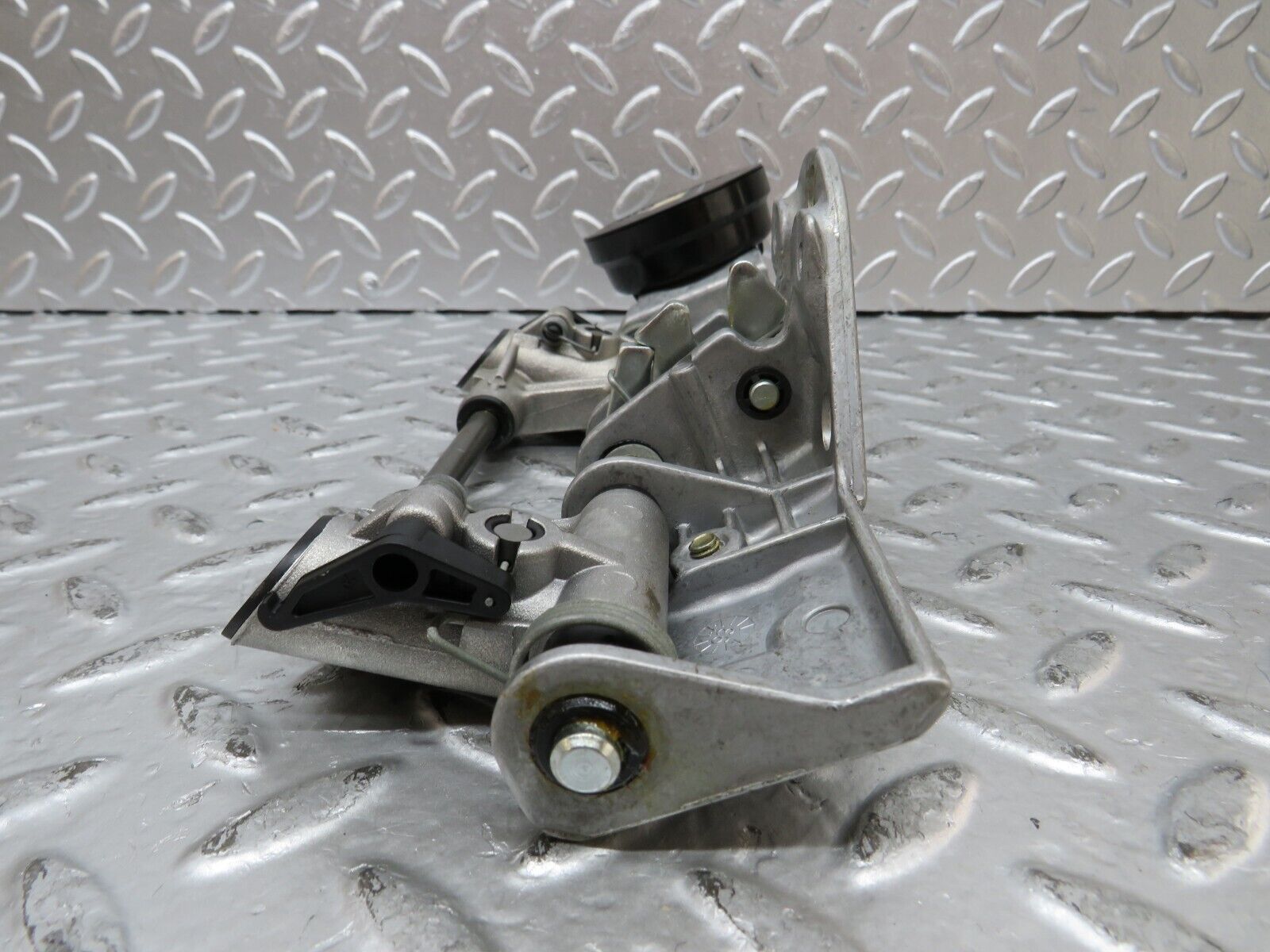 26589 Mercedes-Benz C124 220CE Rear Headrest Folding Mechanism 2029700025