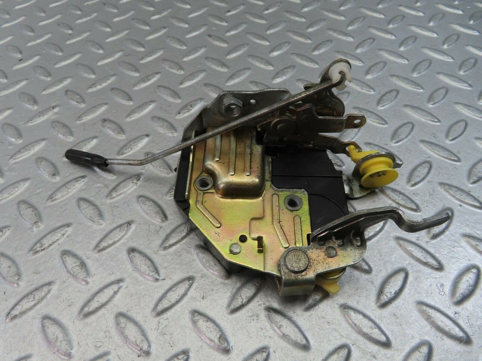9360 Mercedes-Benz C124 300CE Coupe Front Left Door Lock Mechanism