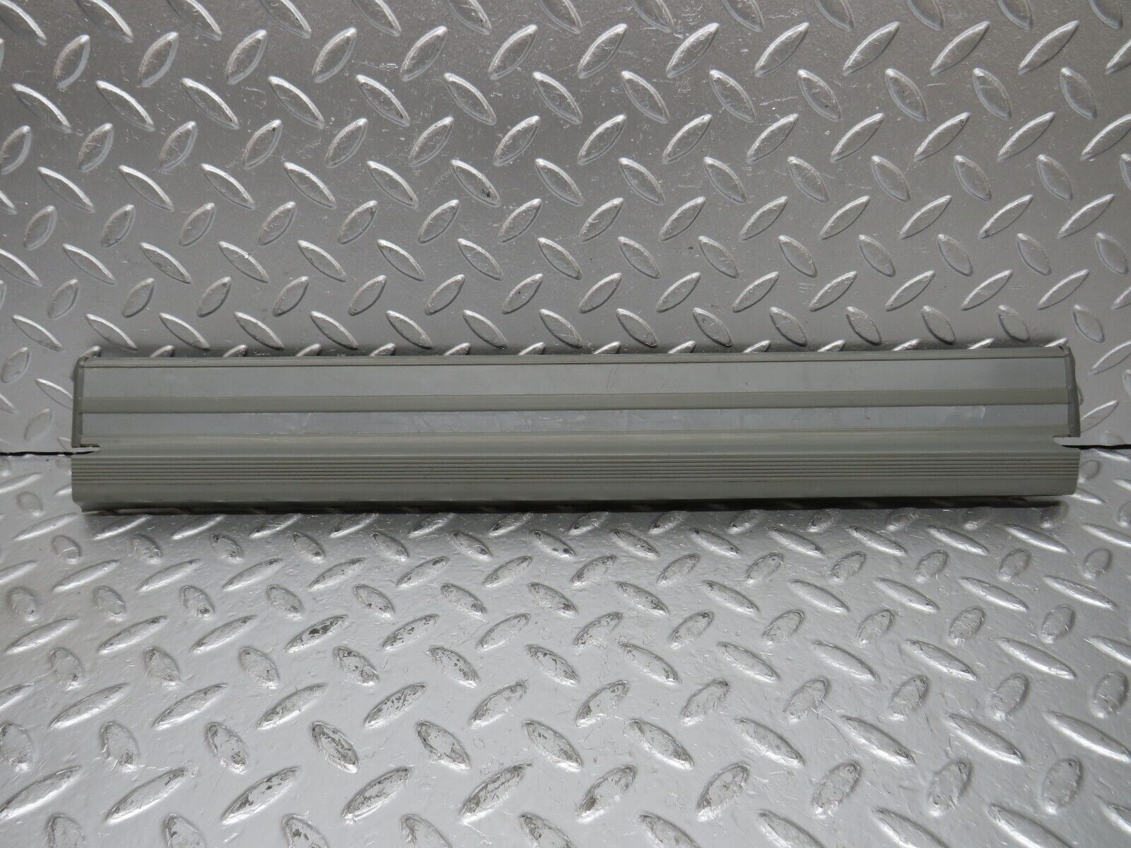 31209 Mercedes-Benz S124 220TE Wagon Rear Left Door Sill Trim