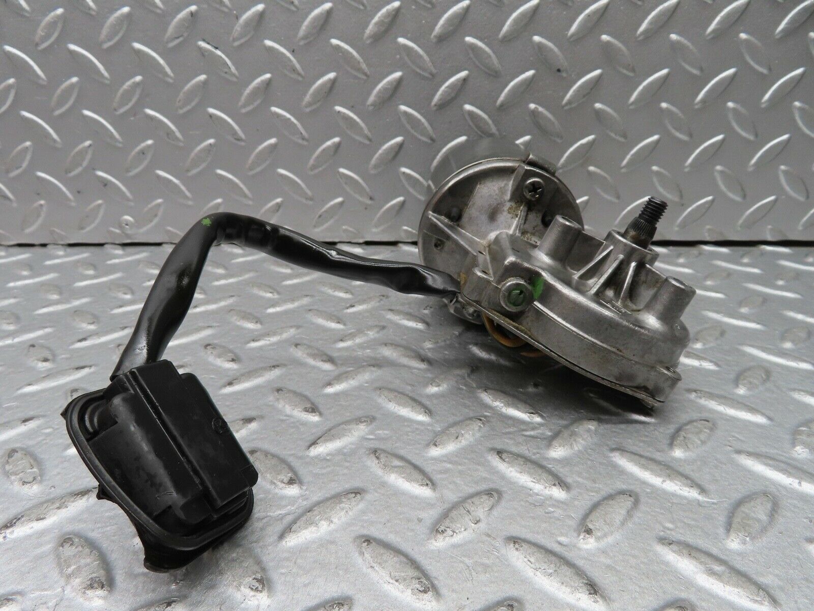 19118 Mercedes-Benz W123 300D Wiper Motor