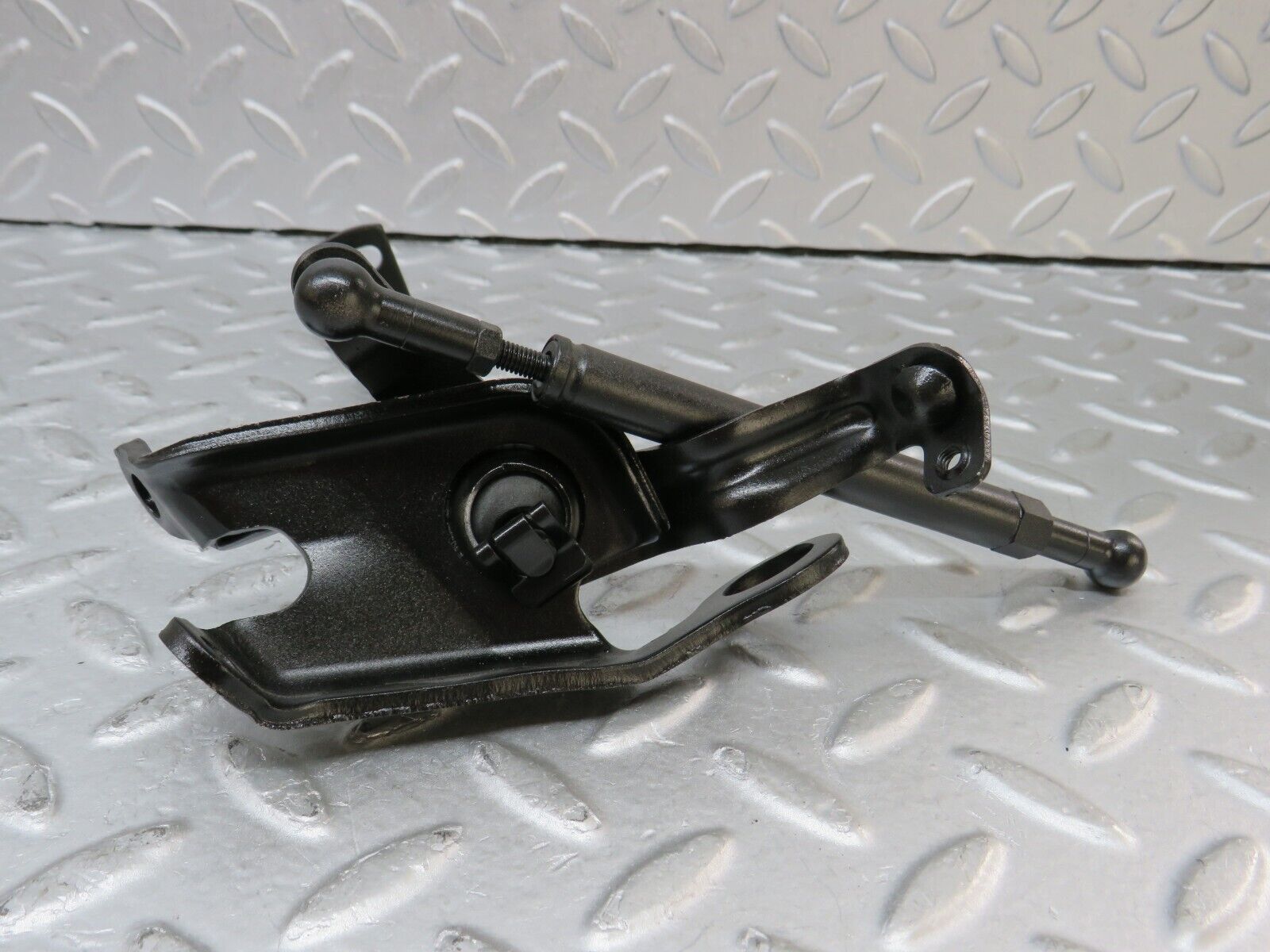 36362 Mercedes-Benz W126 420SE Accelerator Throttle Linkage