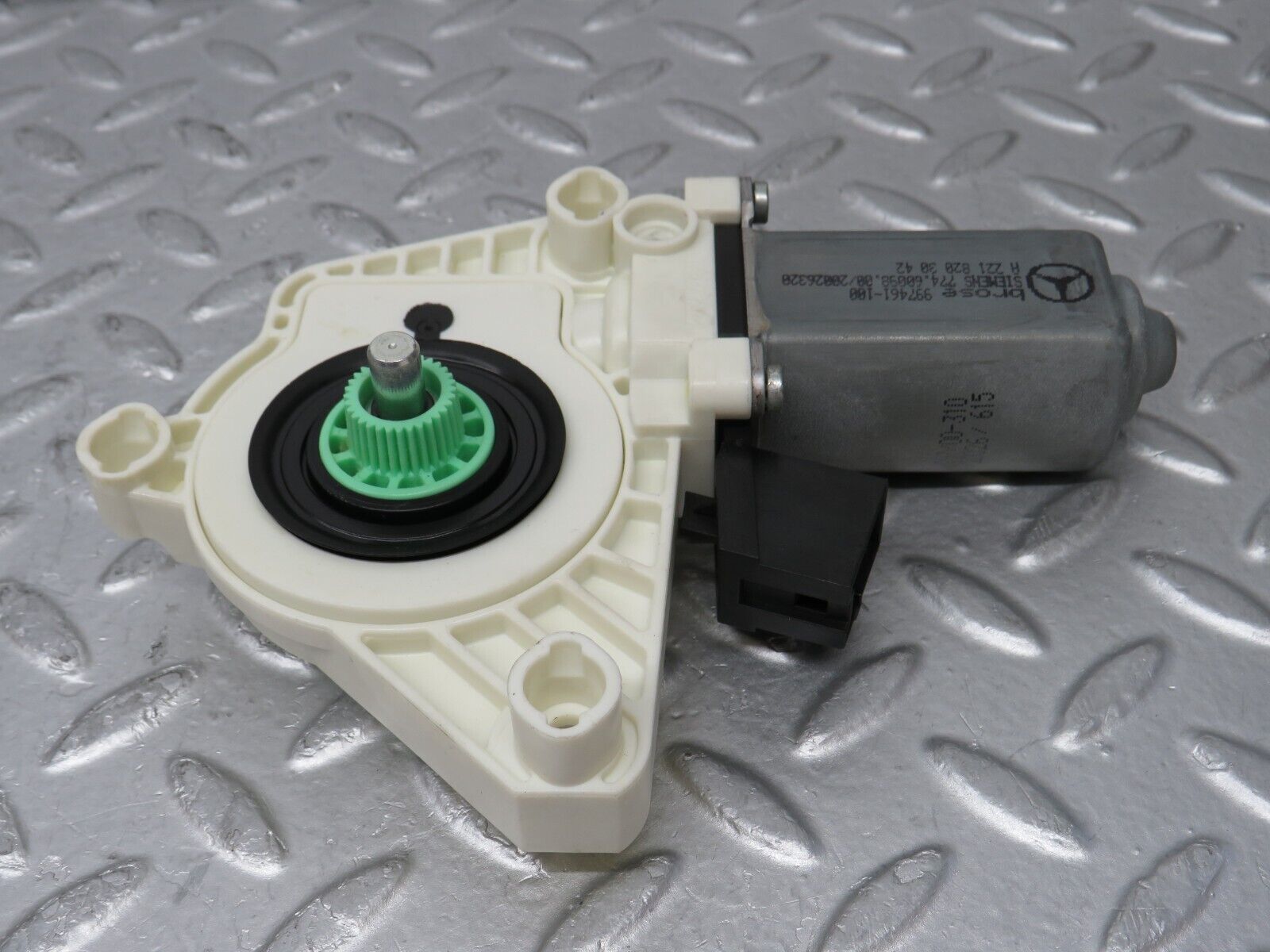 35162 Mercedes-Benz W221 Rear Right Window Regulator Motor 2218203042