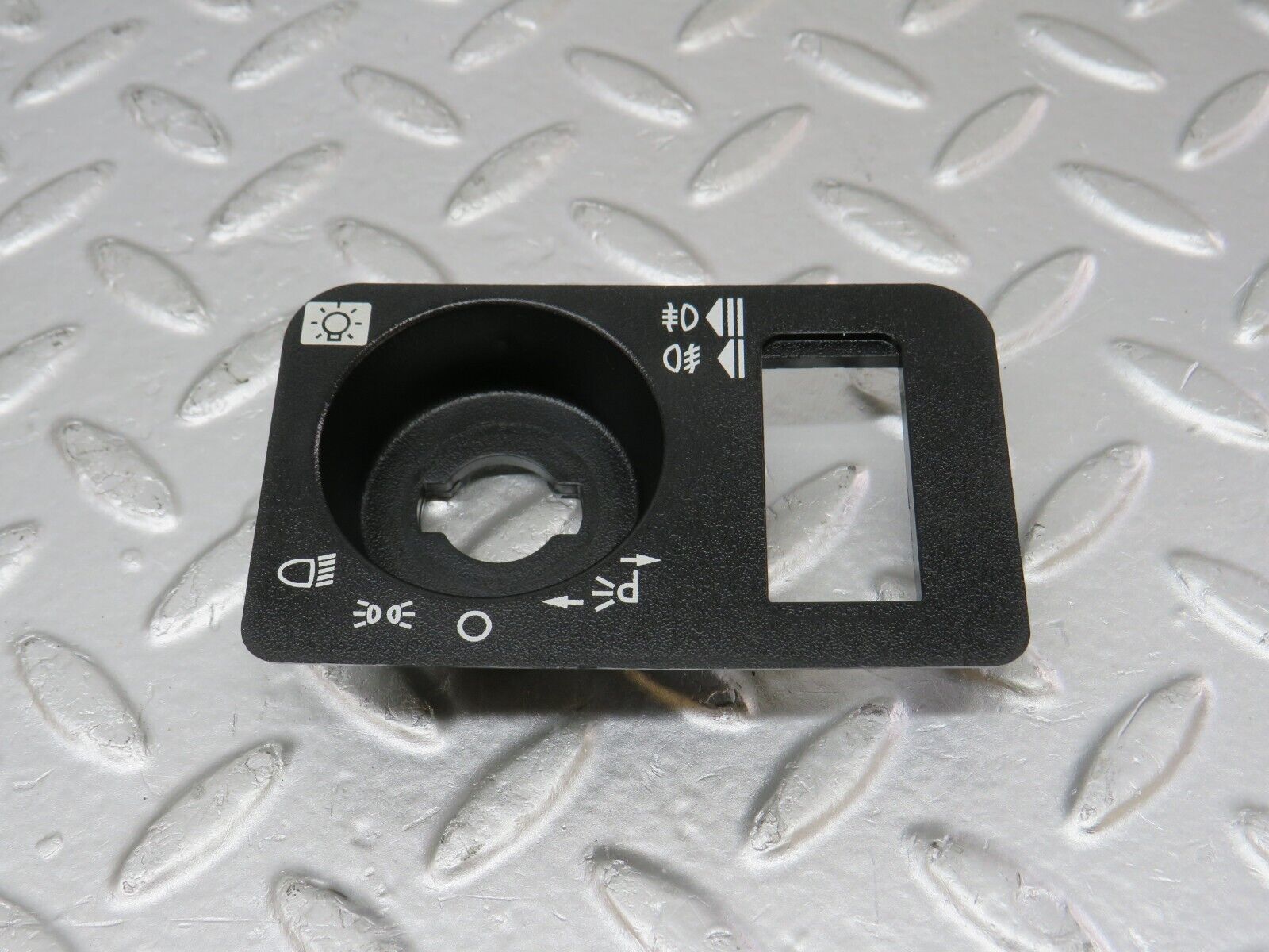 33878 Mercedes-Benz W201 190E 2.0L Headlight Switch Surround 2016890280