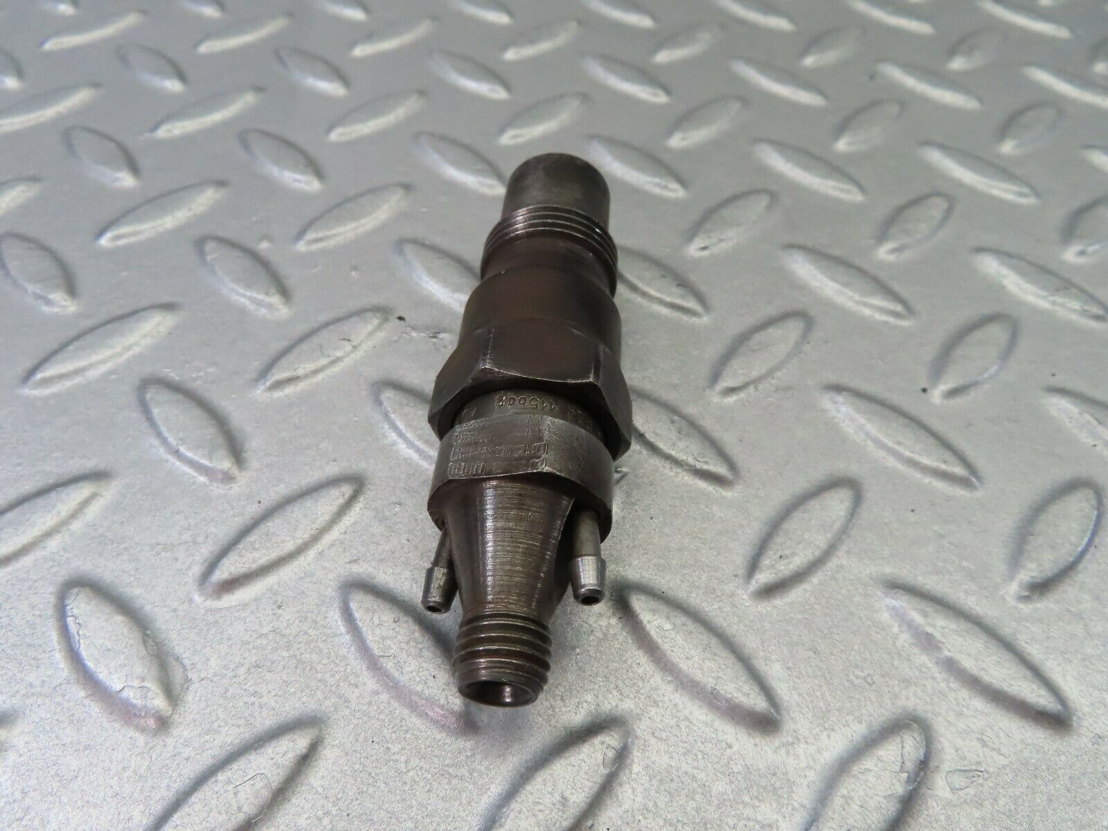 7957 Mercedes-Benz W116 Fuel Injector Bosch OM617