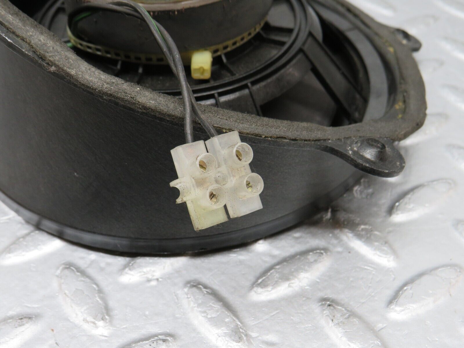 35997 Mercedes-Benz W126 420SE Rear Left Parcel Shelf Speaker 1268200302