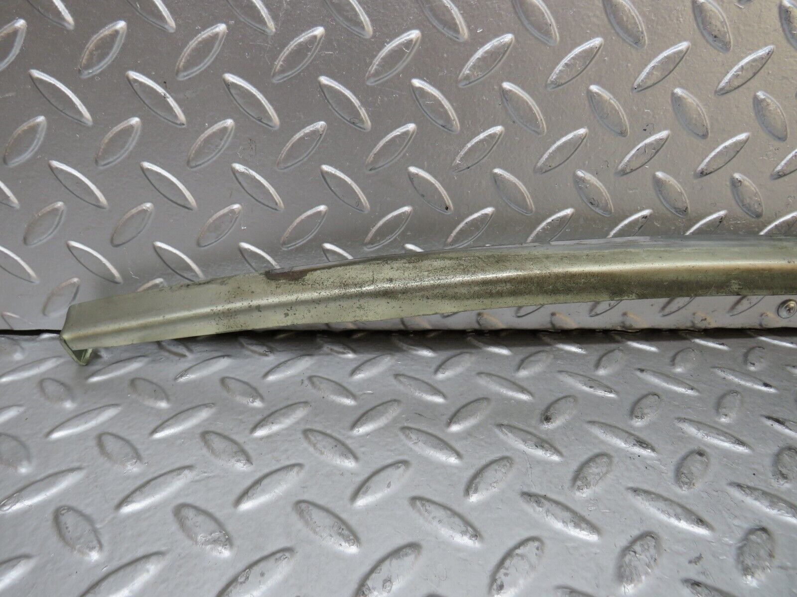 29193 Mercedes-Benz C124 320CE Coupe Right Door Window Channel