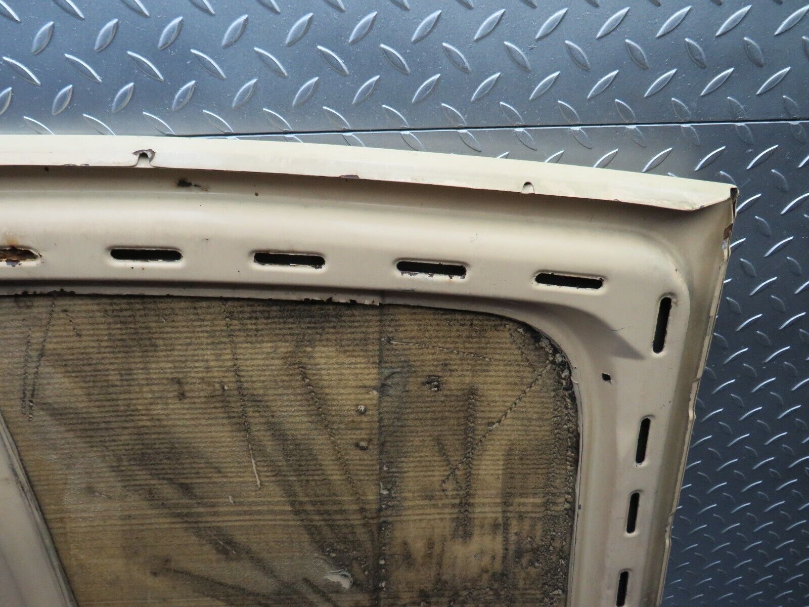 30037 Porsche 924 Bonnet