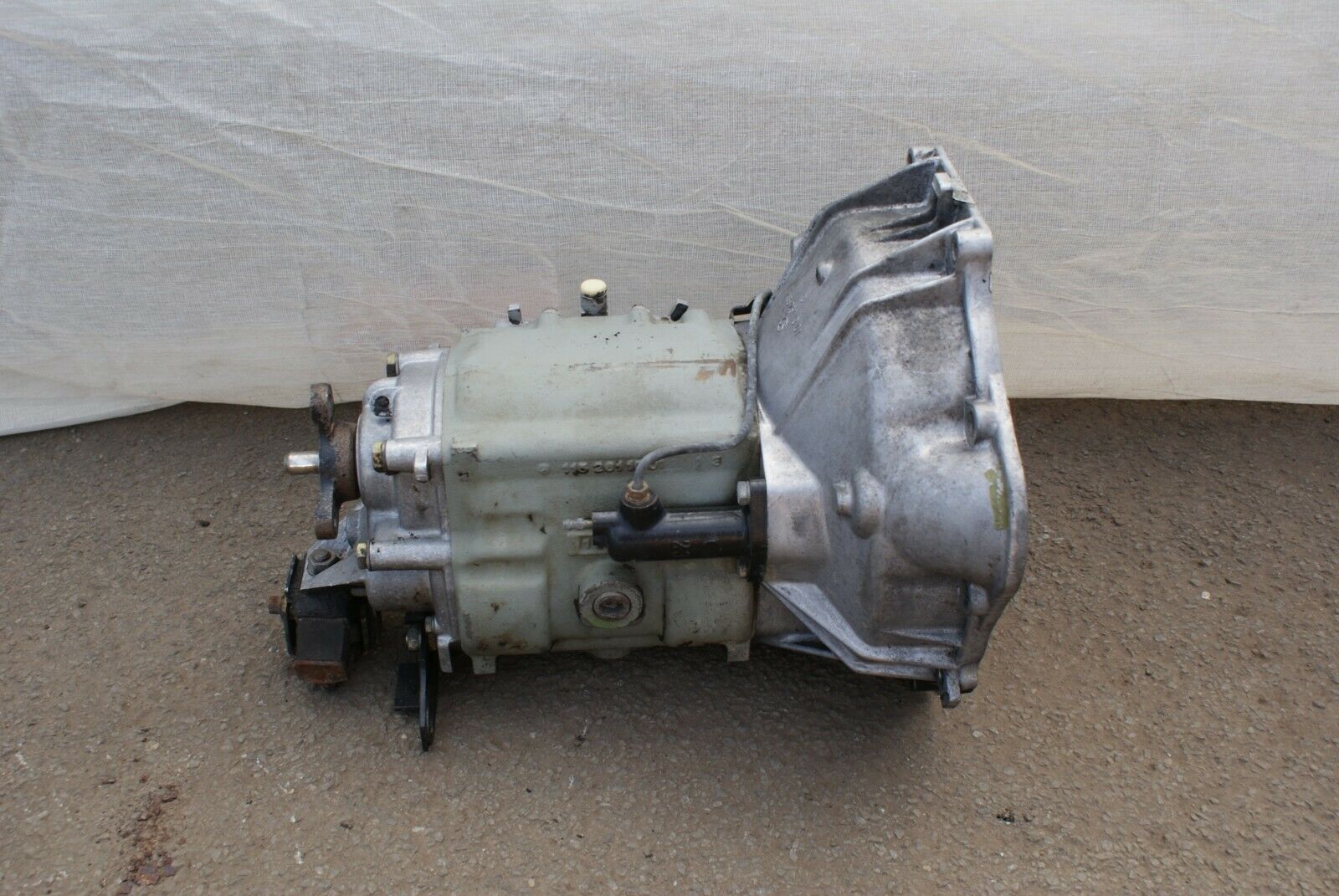 3060 Mercedes-Benz W115 220D Gearbox Manual 4 Speed 1152511001
