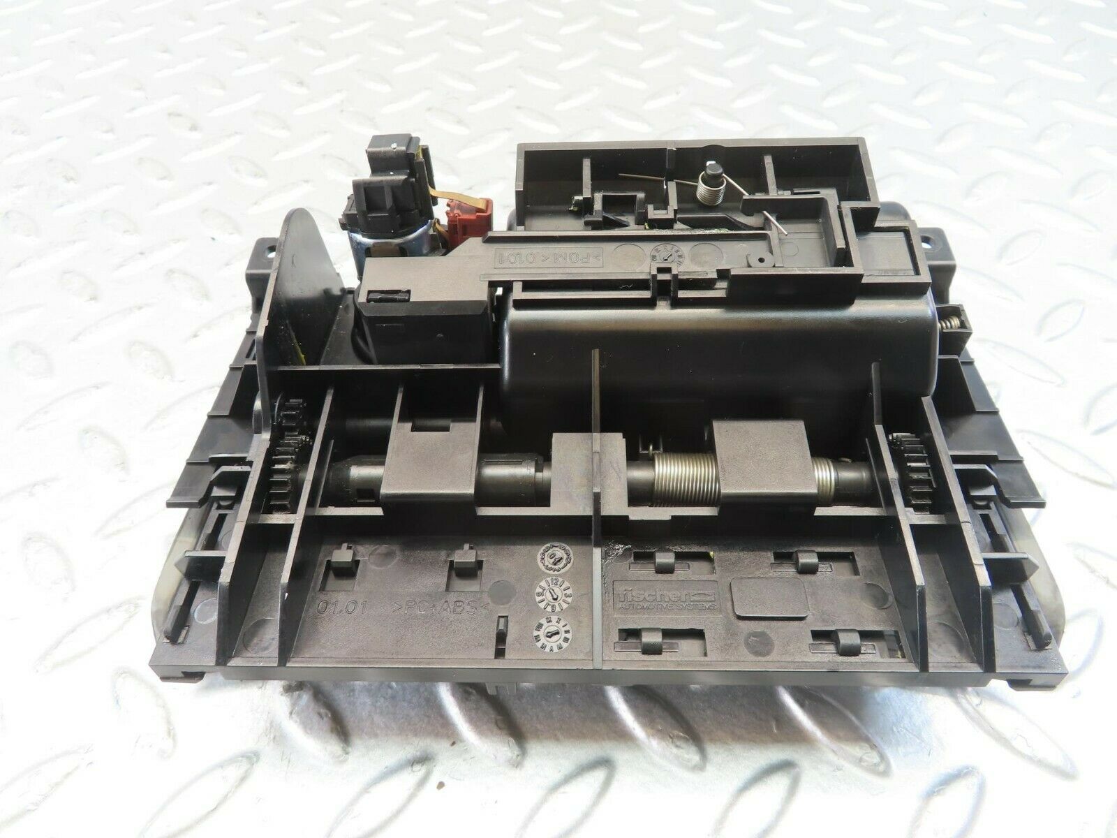 11130 Mercedes-Benz W221 S320 Ashtray 2216801652