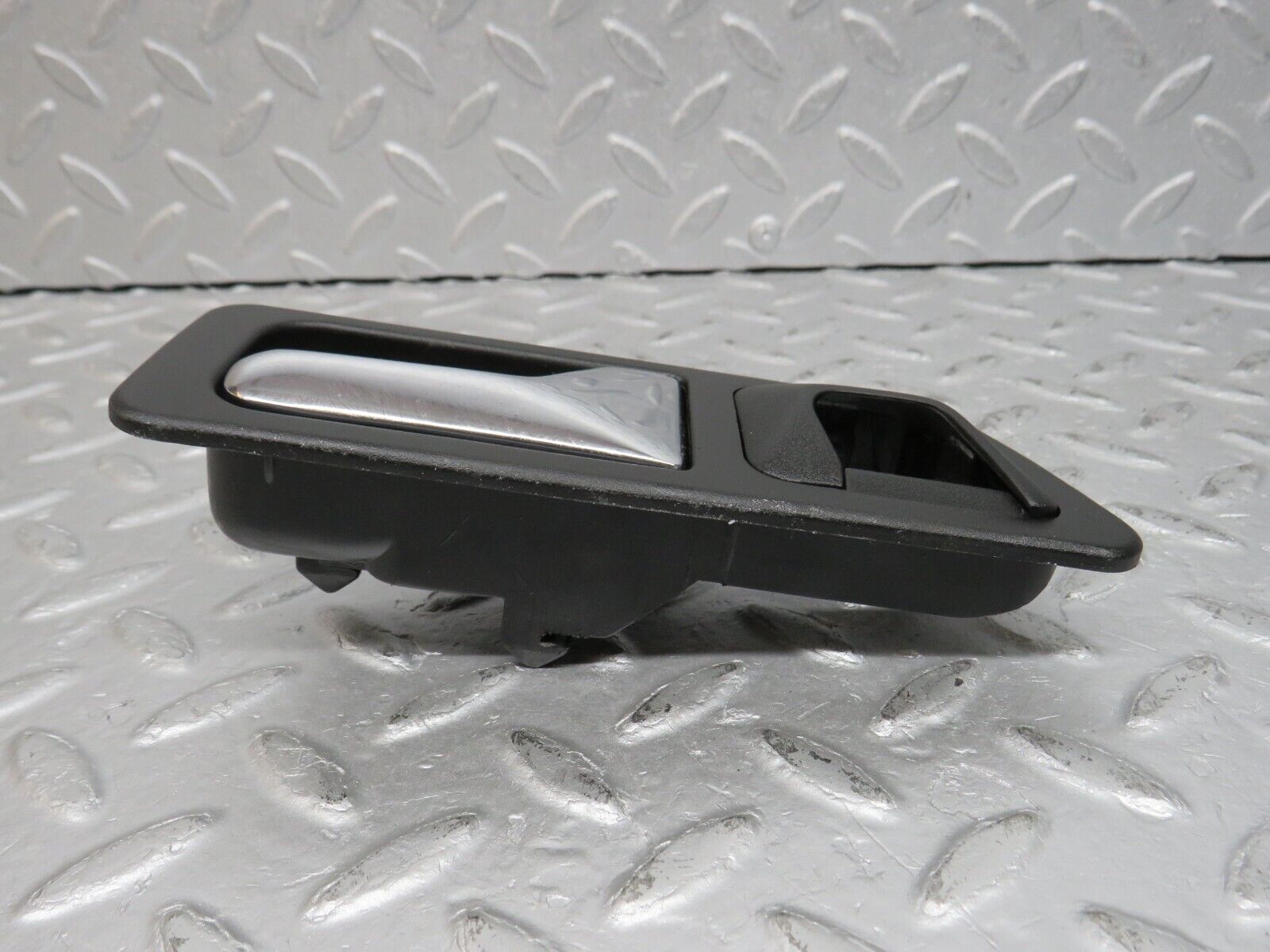 38723 Mercedes-Benz W201 190E 2.6L Rear Right Interior Door Handle 2017660264