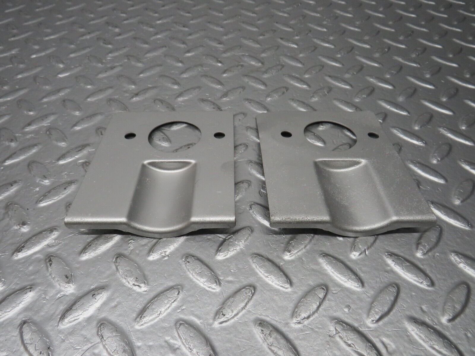 40471 Mercedes-Benz W110 230 Carburettor Heat Shield