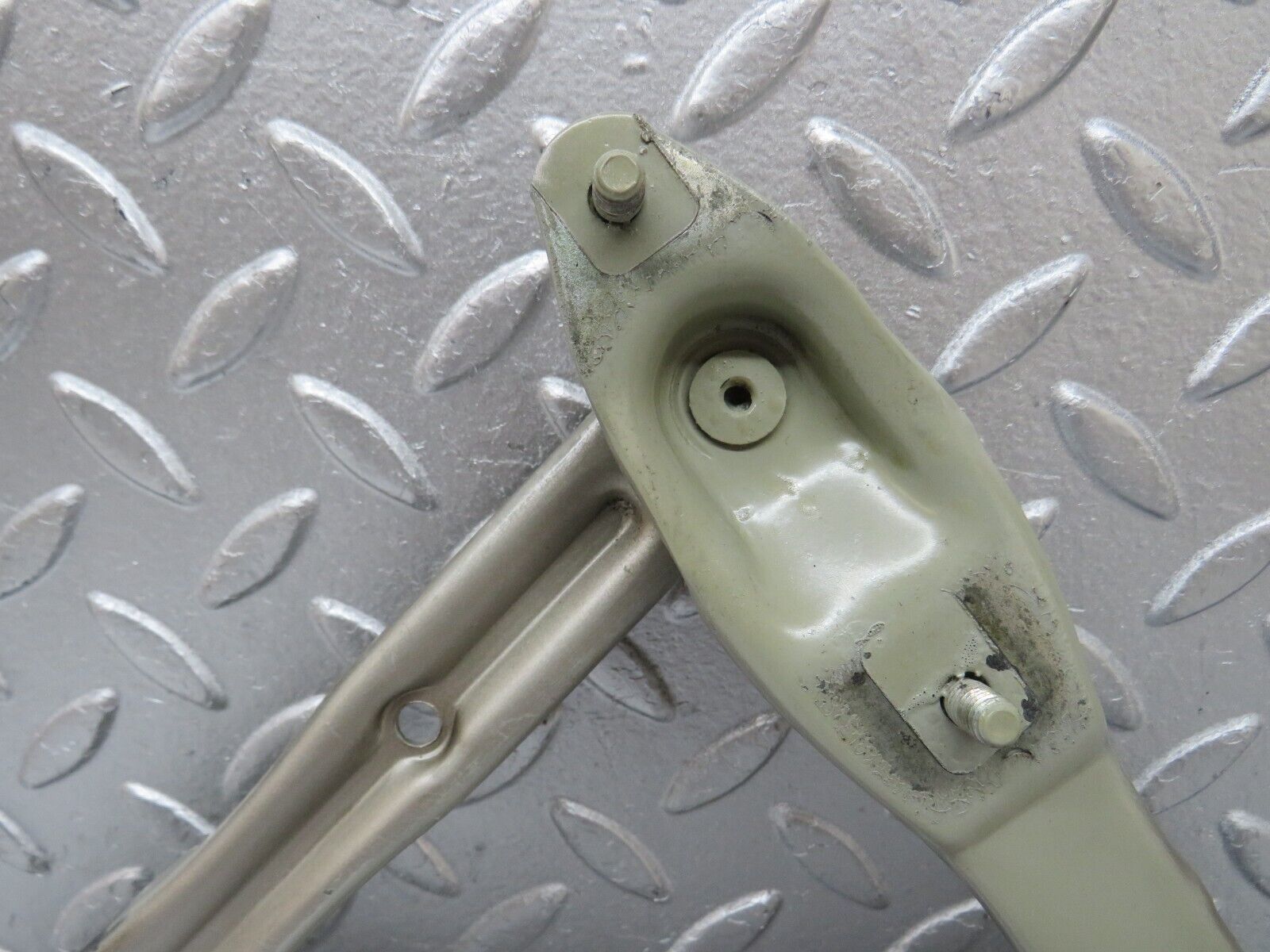 33724 Mercedes-Benz W201 190E 2.0L Bonnet Hinge Left Side