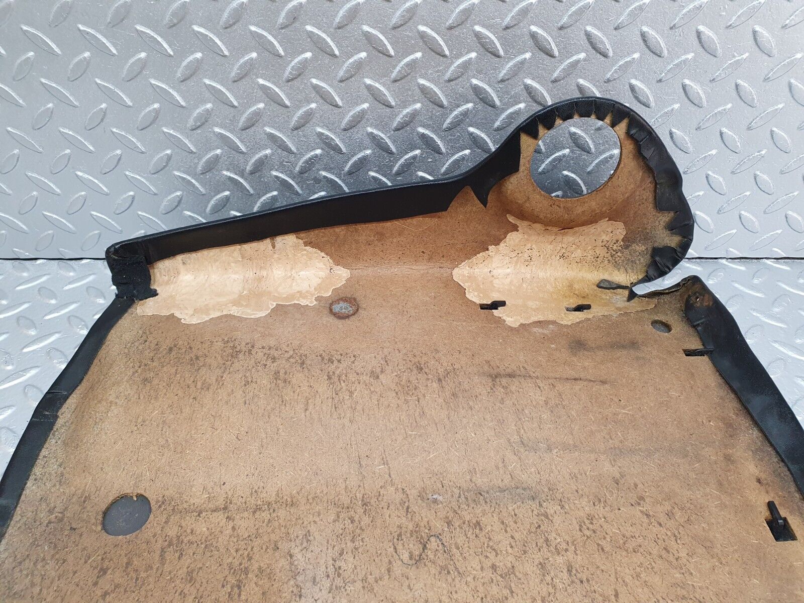 40806 Mercedes-Benz W123 300D Front Right Seat Rear Cover Black