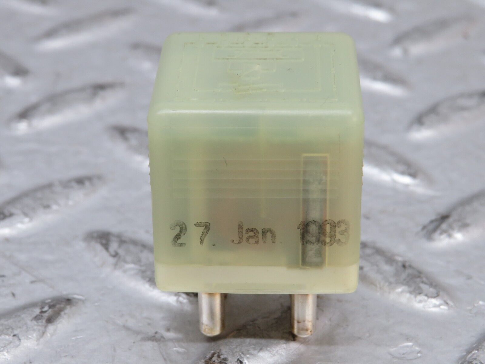 26520 Mercedes-Benz C124 220CE Coupe Door Window Control Relay 0015427819