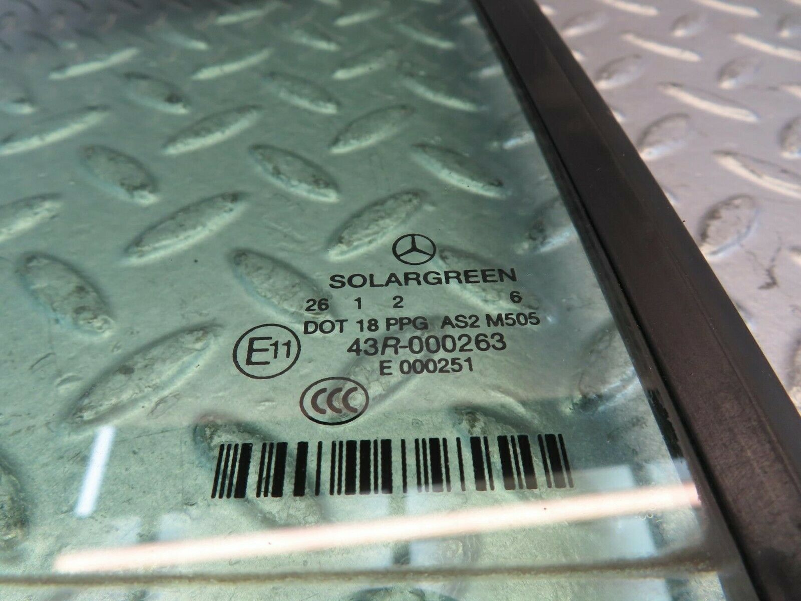 11196 Mercedes-Benz W221 S320 Rear Right Quarter Window Glass