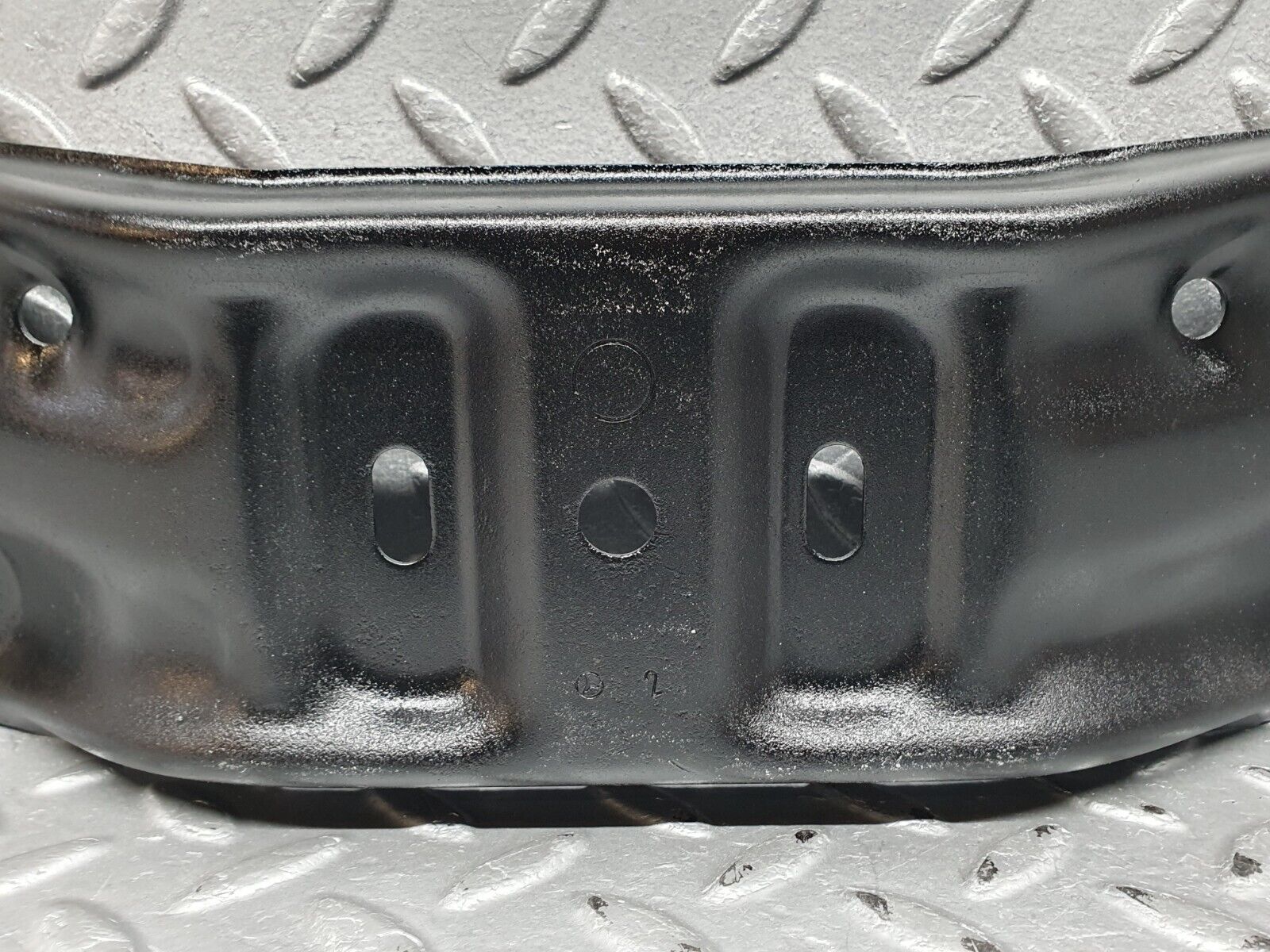 41148 Mercedes-Benz W126 300SE Gearbox Mount Bracket