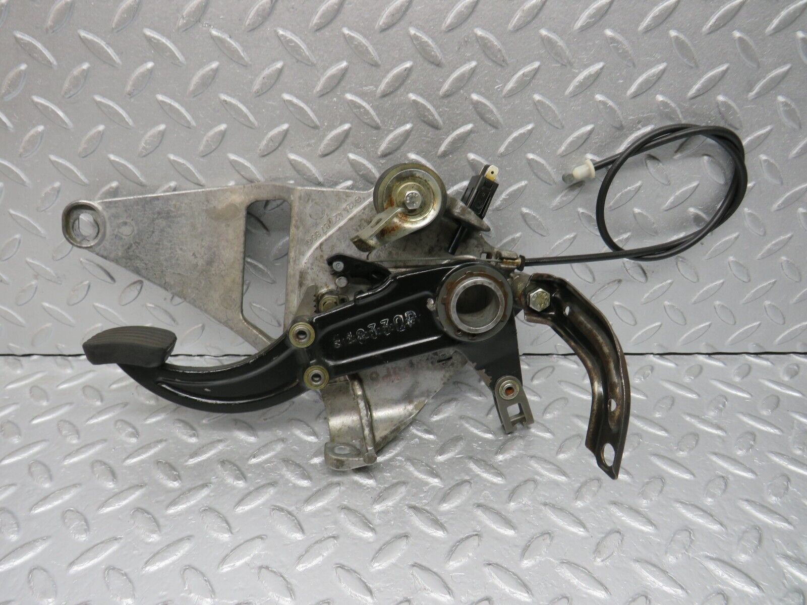 38032 Mercedes-Benz A124 320E Cabriolet Parking Brake Pedal 1244270801 1244270736