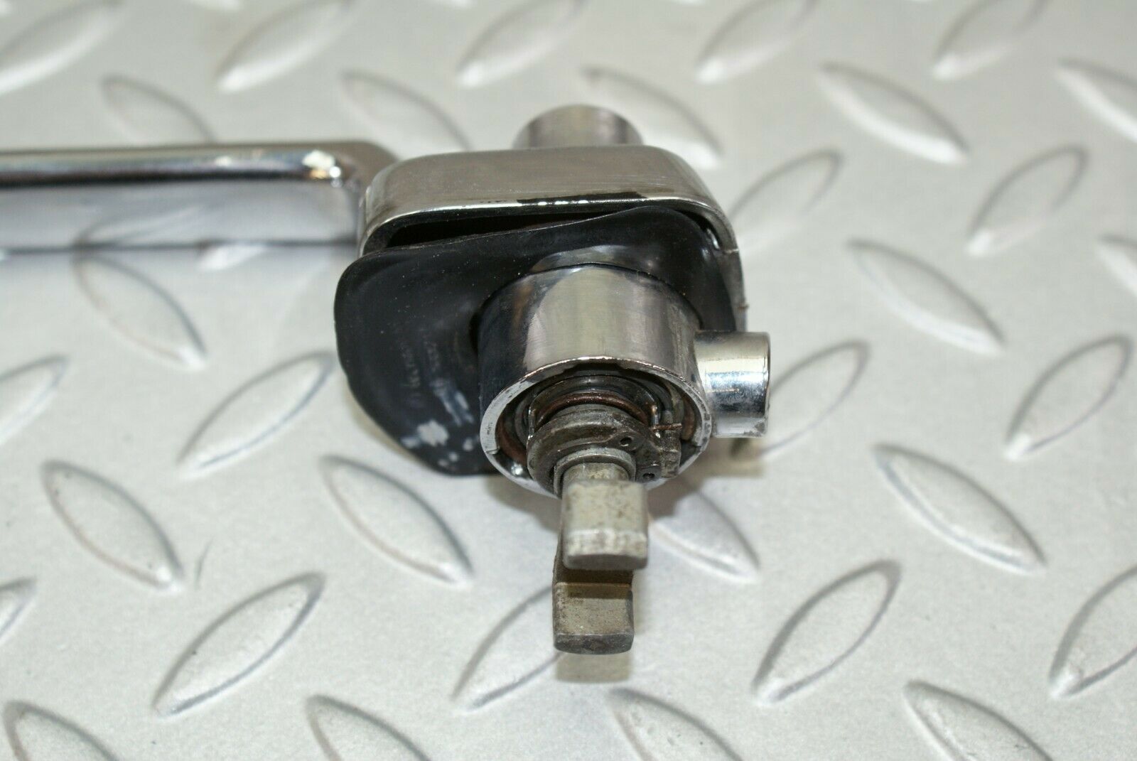 3103 Mercedes-Benz W115 220D Door Handle Front Left Driver Side 1157660101