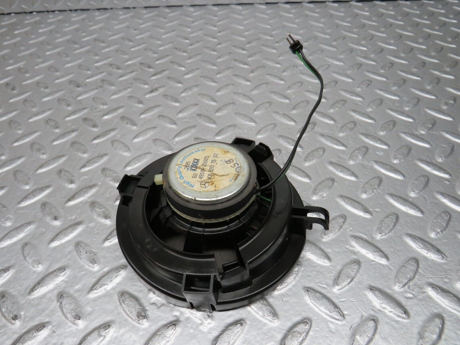 29520 Mercedes-Benz W124 230E Parcel Shelf Speaker 0008207602