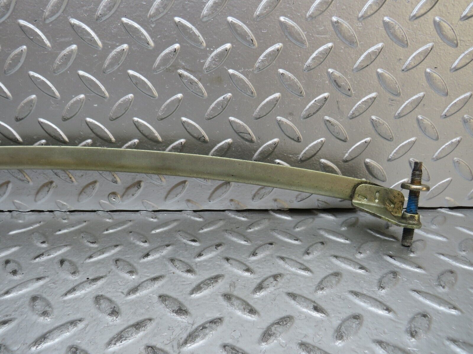 29194 Mercedes-Benz C124 320CE Coupe Left Door Window Channel