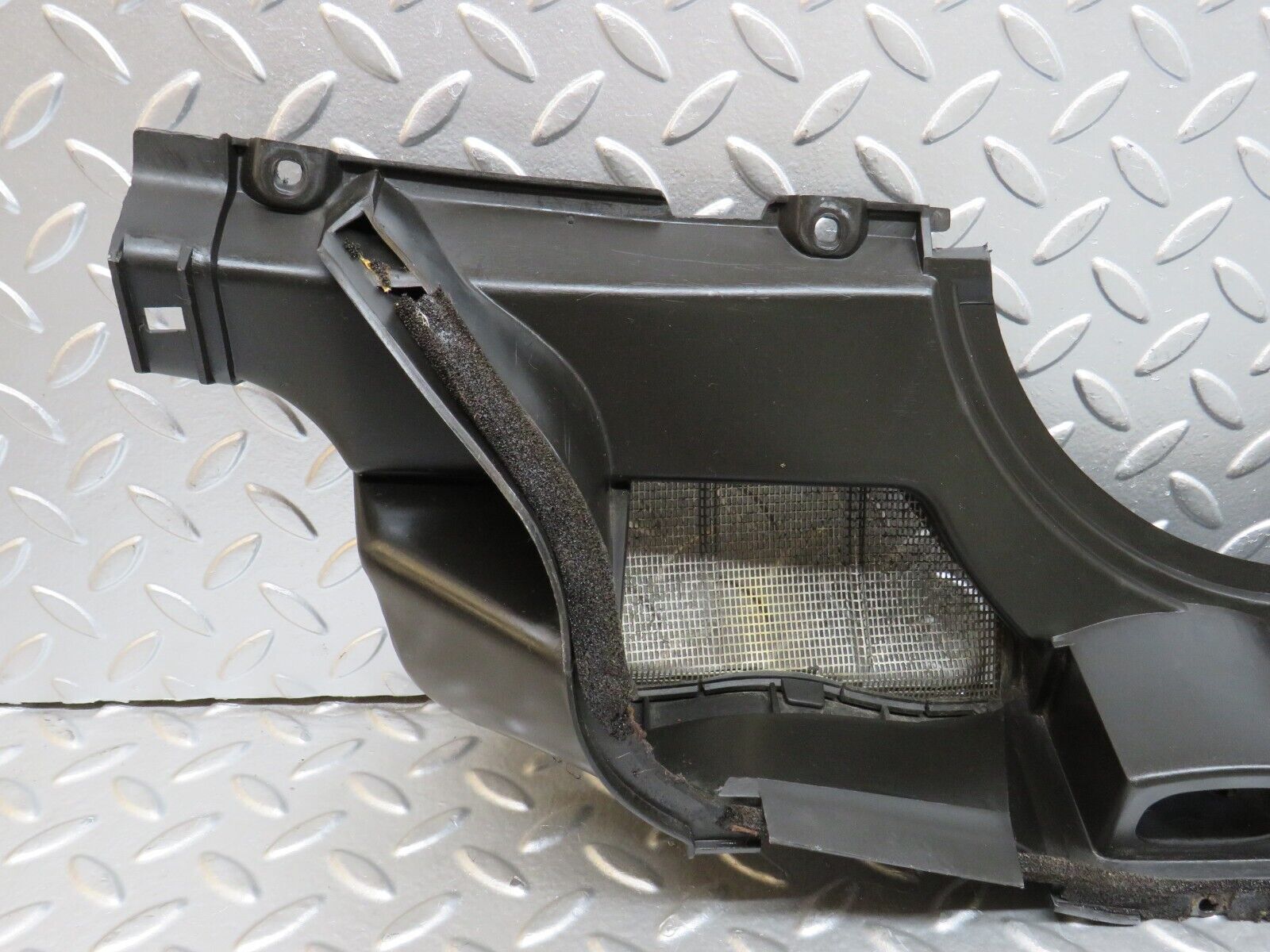 29613 Mercedes-Benz W124 230E Water Drain 1246202667 1246200978 1246200778