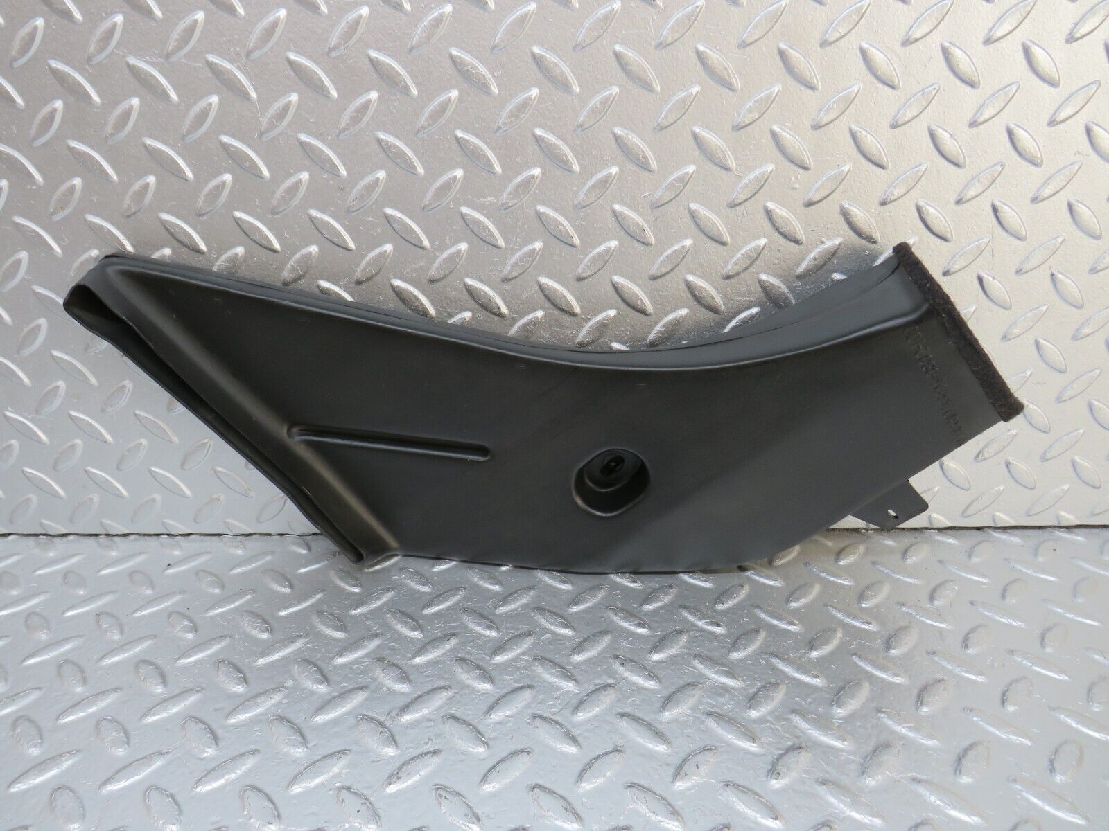 33581 Mercedes-Benz W201 190E 2.0L Air Duct Heater Ventilation Right 2018310246