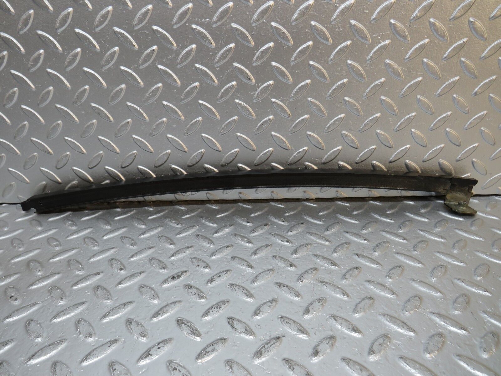 31210 Mercedes-Benz S124 220TE Wagon Rear Right Door Window Channel